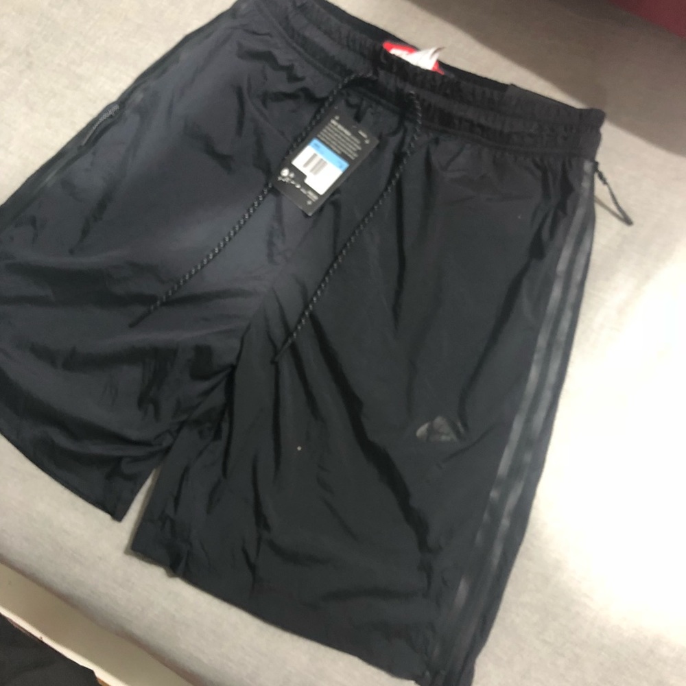 BRAND NEW NIKE TECH SHORTS HYPER MESH SIZE M